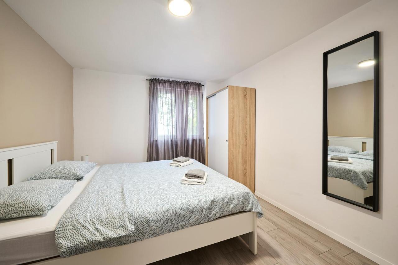 Lina Apartments อูมัค ภายนอก รูปภาพ